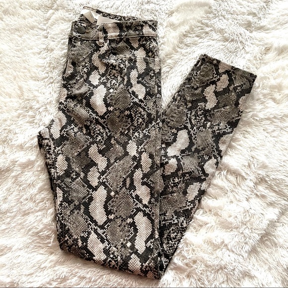 NWT H&M  HIGH WAISTED SNAKESKIN JEAN - Picture 3 of 15